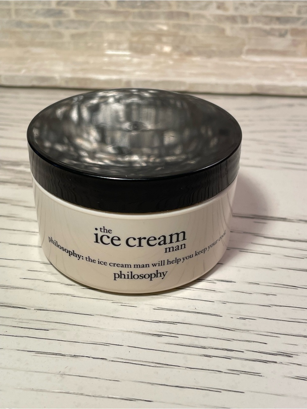 Philosophy The Ice Cream Man Body Cream – White & Black